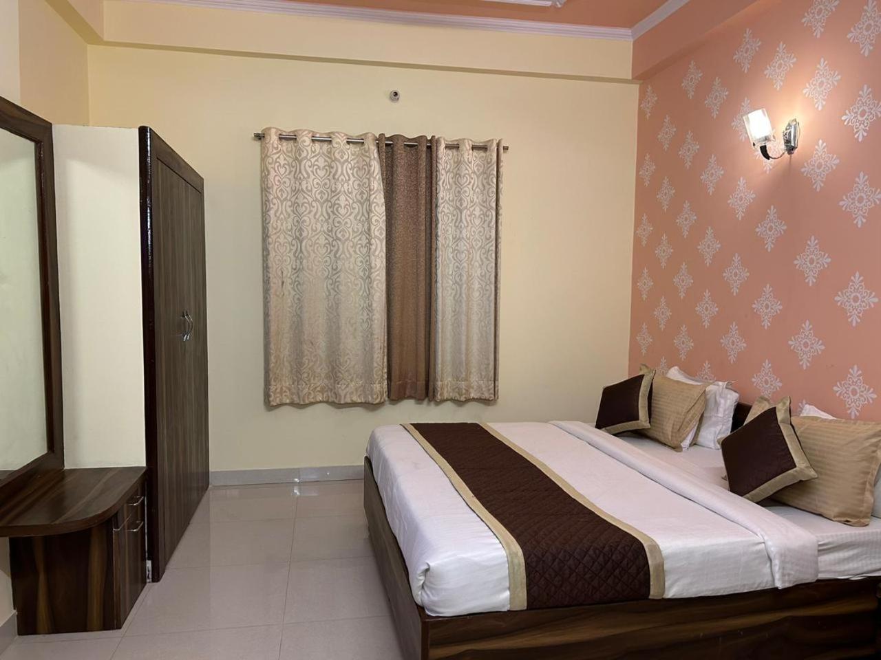 Hotel Mahima Palace Джайпур Екстериор снимка