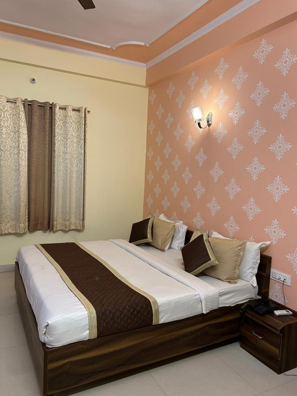 Hotel Mahima Palace Джайпур Екстериор снимка