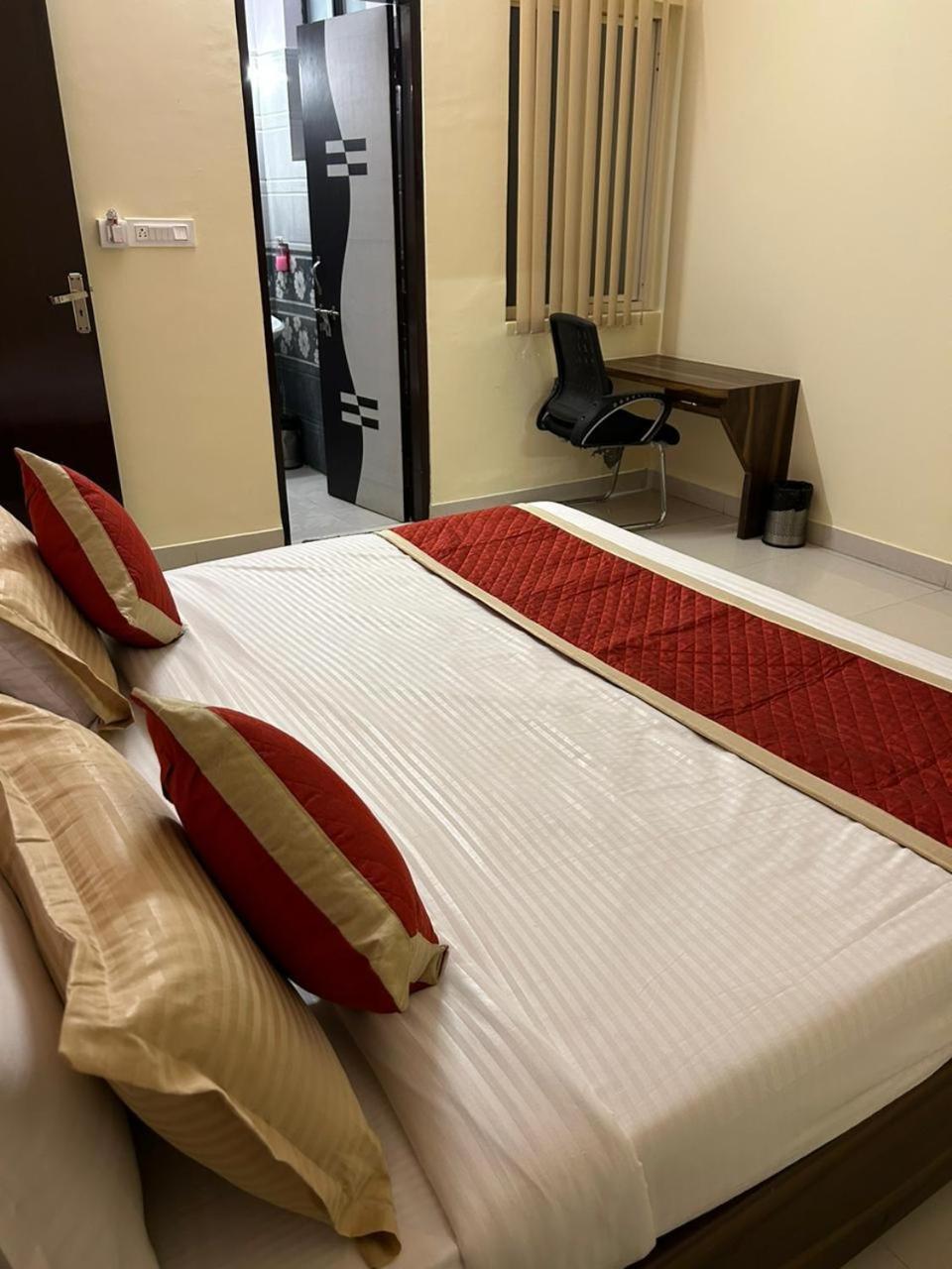 Hotel Mahima Palace Джайпур Екстериор снимка