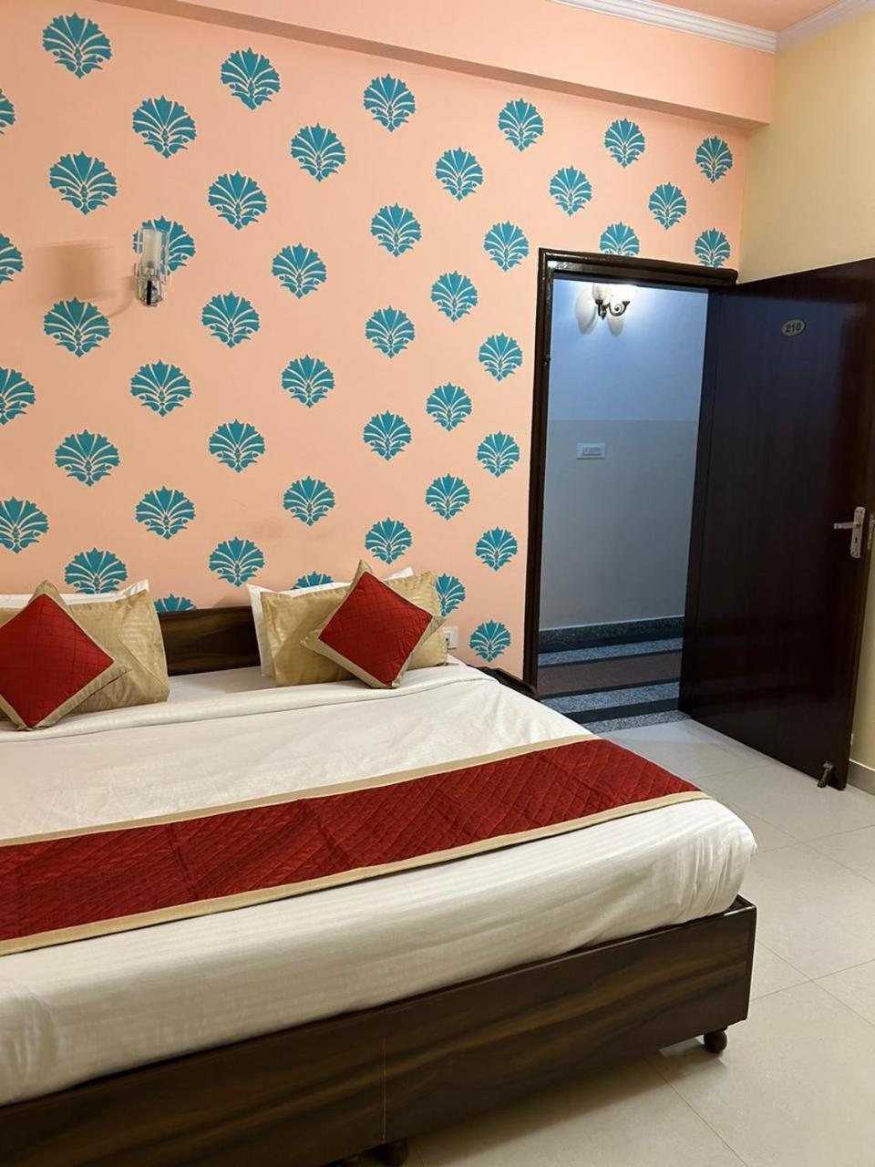 Hotel Mahima Palace Джайпур Екстериор снимка
