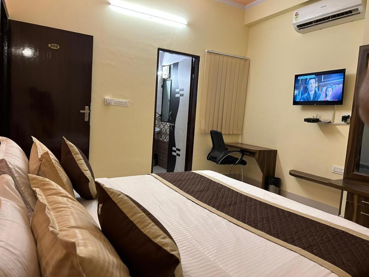 Hotel Mahima Palace Джайпур Екстериор снимка